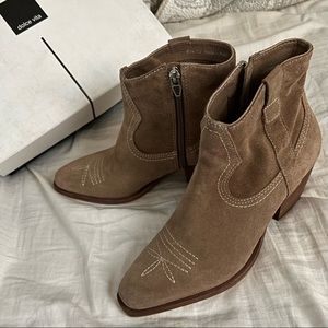Dolce Vita | Silma Truffle Suede Western Fashion Booties